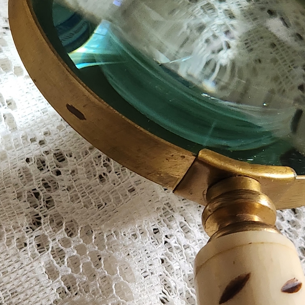 Vintage Magnifying Glass Brass Bone Dark Academia Cottage Book Library Office - Picture 9 of 12
